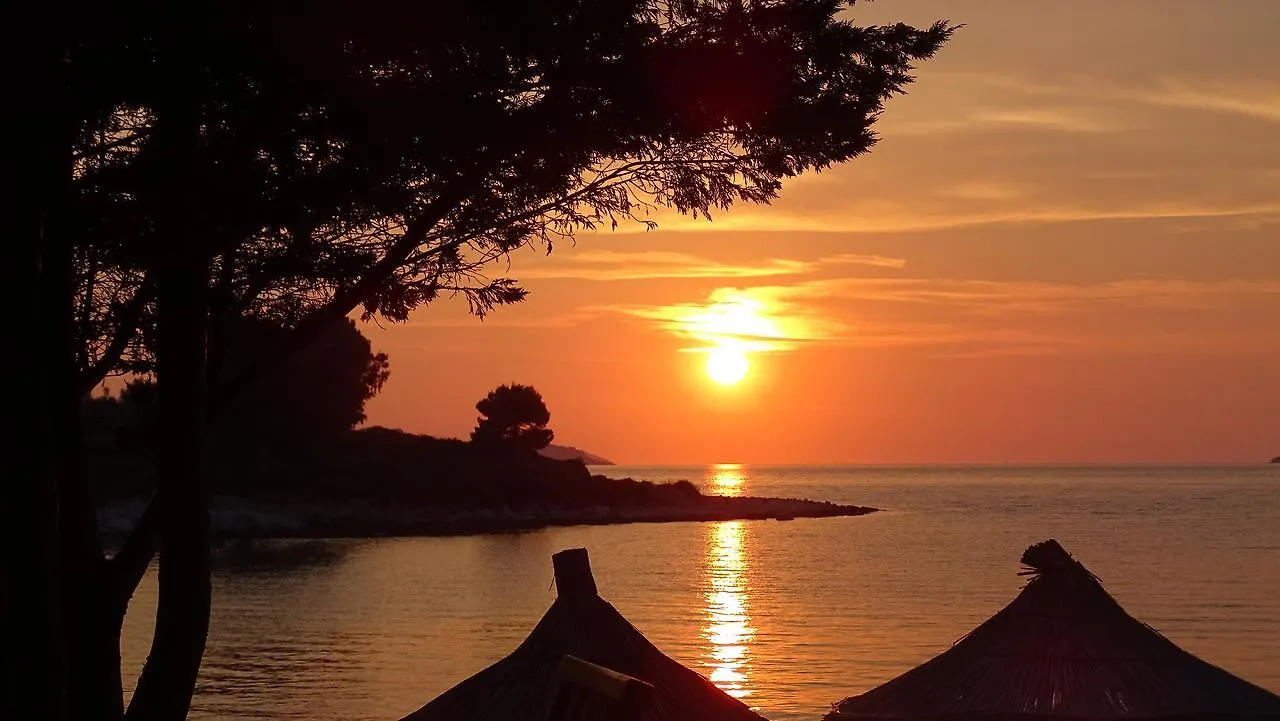 Abalone Hotel Ksamil